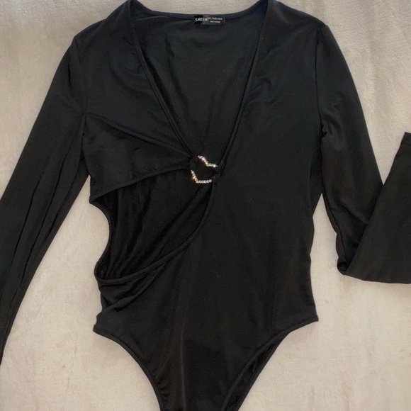 Sexy black bodysuit 🖤 - Picture 3 of 4